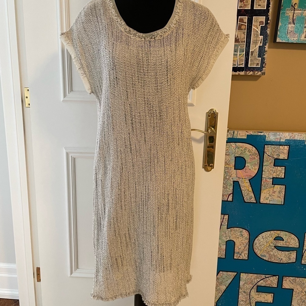 Elie Tahari summer dress with slip under piece